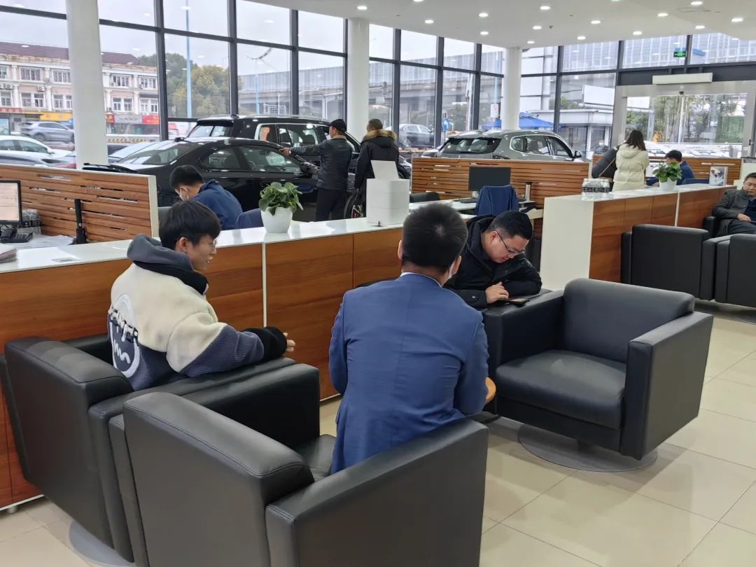 2024年上?!熬G牌”政策出臺!新能源消費(fèi)市場火熱