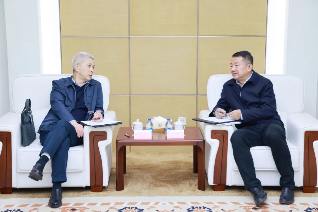 中國(guó)一重集團(tuán)黨委書記、董事長(zhǎng)徐鵬一行拜訪大唐環(huán)境黨委書記、董事長(zhǎng)朱利明