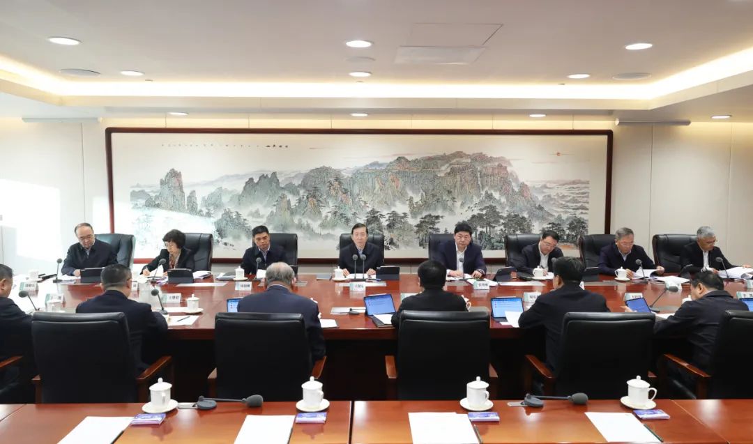 國家電網(wǎng)公司領(lǐng)導(dǎo)班子和專職助理、總師、副總師2024年調(diào)研座談會召開