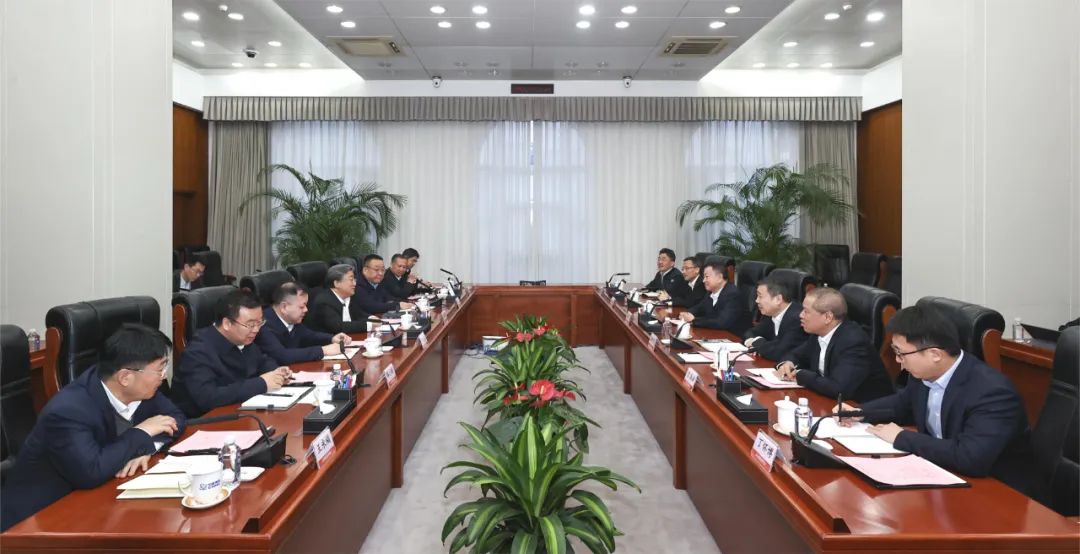 余劍鋒會(huì)見楊長(zhǎng)利:服務(wù)國(guó)家戰(zhàn)略 攜手共推核工業(yè)高質(zhì)量發(fā)展