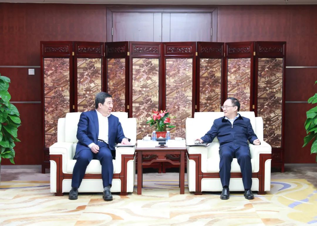 中國(guó)電氣裝備白忠泉董事長(zhǎng)、周群總經(jīng)理拜訪中鋁集團(tuán)董事長(zhǎng)段向東、總經(jīng)理王石磊