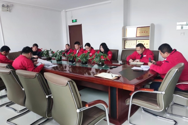 內蒙古電力集團烏海千里山供電公司組織學習《中華人民共和國公職人員政務處分法》