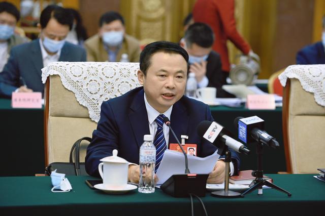 【兩會(huì)好聲音】全國(guó)人大代表、天能控股董事長(zhǎng)張?zhí)烊危和苿?dòng)《可再生能源法》修訂，保障國(guó)家能源安全