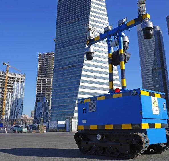 全國首創(chuàng)!全場景智能遠(yuǎn)控理貨機器人在山東港口青島港投入使用