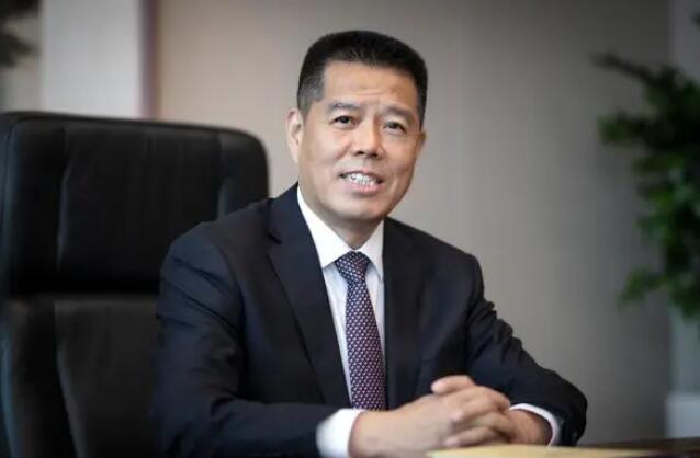 加快推動傳統(tǒng)煤炭企業(yè)向新能源企業(yè)轉(zhuǎn)型發(fā)展——訪全國人大代表，山東能源集團黨委書記、董事長 李偉