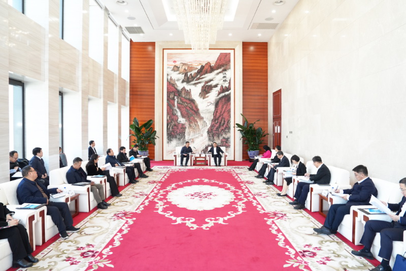 中國能建黨委書記、董事長宋海良與北京市朝陽區(qū)區(qū)長吳小杰會(huì)談