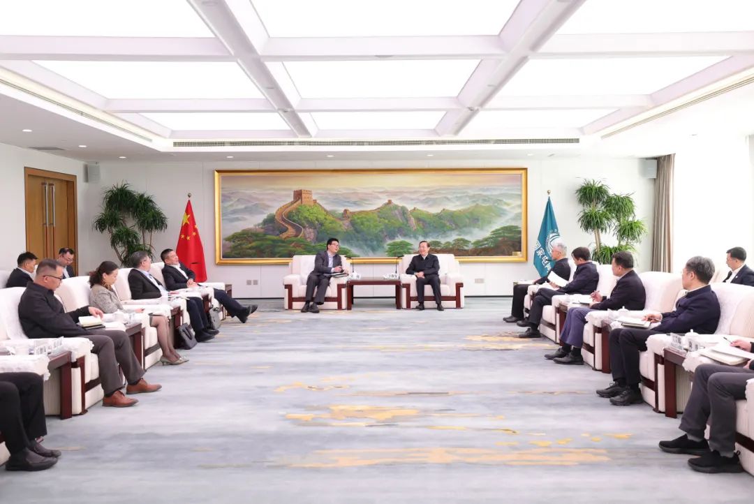 國家電網(wǎng)公司董事長(zhǎng)辛保安與上海電氣集團(tuán)董事長(zhǎng)吳磊會(huì)談