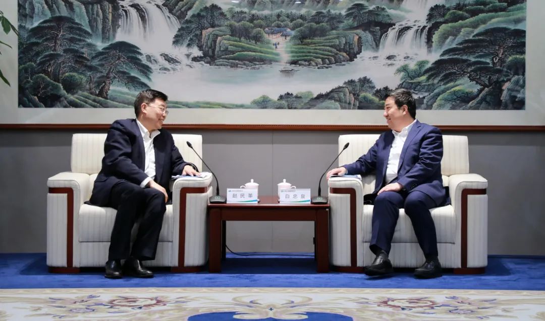 中國電氣裝備黨委書記、董事長白忠泉會見首鋼集團(tuán)黨委書記、董事長趙民革