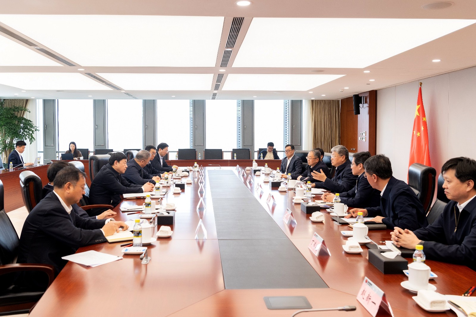 國(guó)家能源集團(tuán)劉國(guó)躍、余兵會(huì)見(jiàn)國(guó)家電網(wǎng)黨組書(shū)記、董事長(zhǎng)張智剛