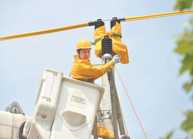 【國網(wǎng)楷?！繌堃悖簬щ娮鳂I(yè)先鋒 技術(shù)創(chuàng)新尖兵