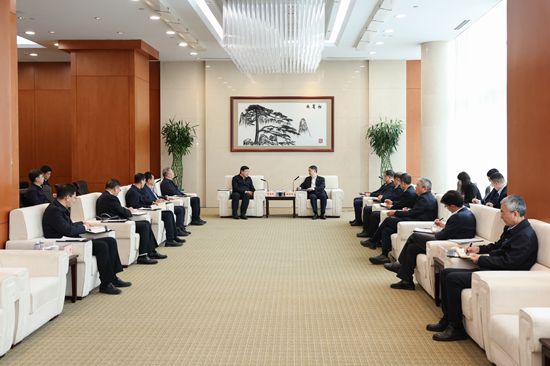 華能集團(tuán)董事長溫樞剛、總經(jīng)理鄧建玲會見國家電網(wǎng)董事長張智剛