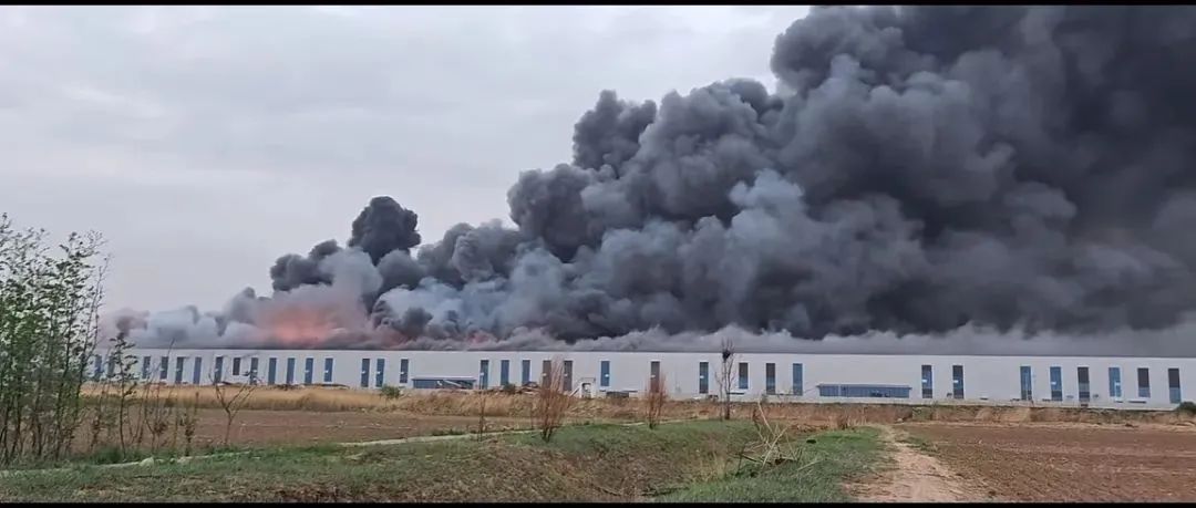 山西晶科能源發(fā)生大火，該項(xiàng)目總投資約560億，一期工程3月份剛投產(chǎn)