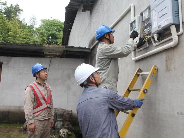 國(guó)網(wǎng)政和縣供電公司:電能煥新鄉(xiāng)村貌 線路治理譜華章