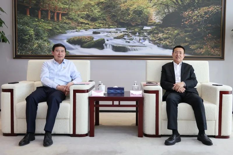 陜煤集團(tuán)黨委書記、董事長張文琪會(huì)見中鐵十八局集團(tuán)黨委書記、董事長閆廣天一行