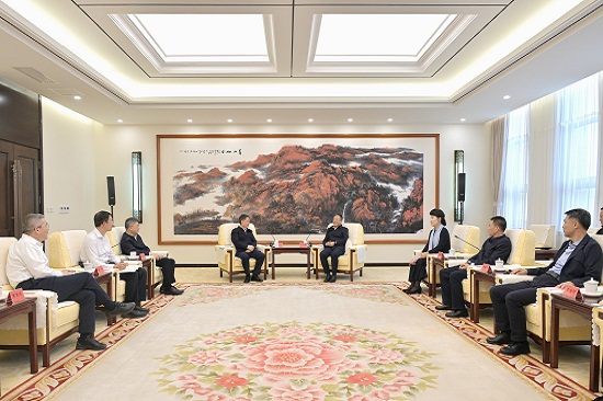 華能集團(tuán)黨組書記、董事長(zhǎng)溫樞剛拜會(huì)內(nèi)蒙古自治區(qū)黨委書記孫紹騁、自治區(qū)主席王莉霞