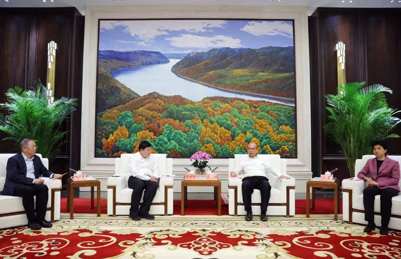 黑龍江省委書記許勤、省委副書記梁惠玲會見國家電網(wǎng)董事長張智剛一行