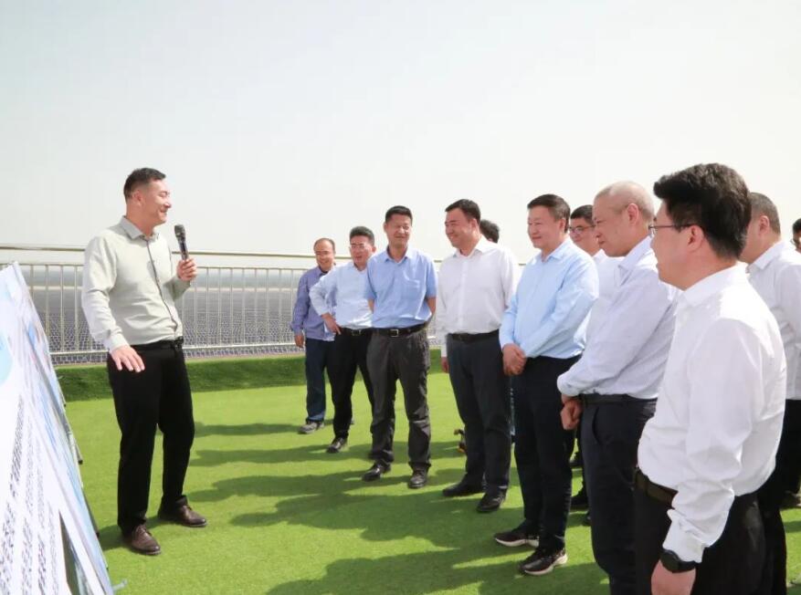 中國(guó)廣核集團(tuán)黨委書(shū)記、董事長(zhǎng)楊長(zhǎng)利赴新疆調(diào)研新能源業(yè)務(wù)發(fā)展情況