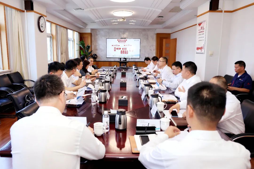 中國電氣裝備黨委書記、董事長李洪鳳到寶雞駐地企業(yè)調(diào)研