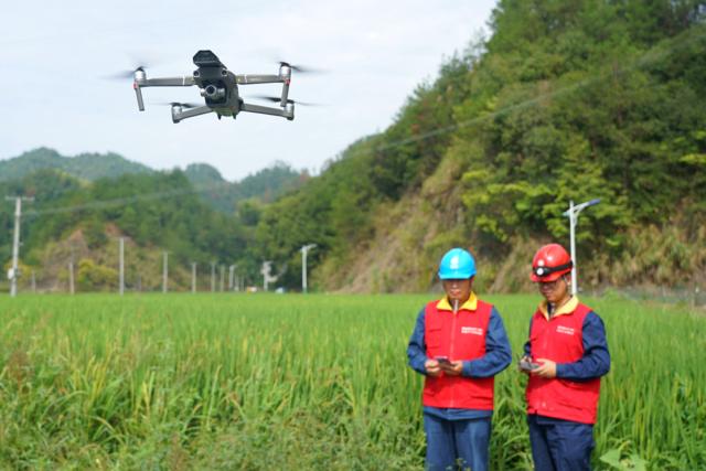 無(wú)人機(jī)巡檢，助力迎峰度夏保供電