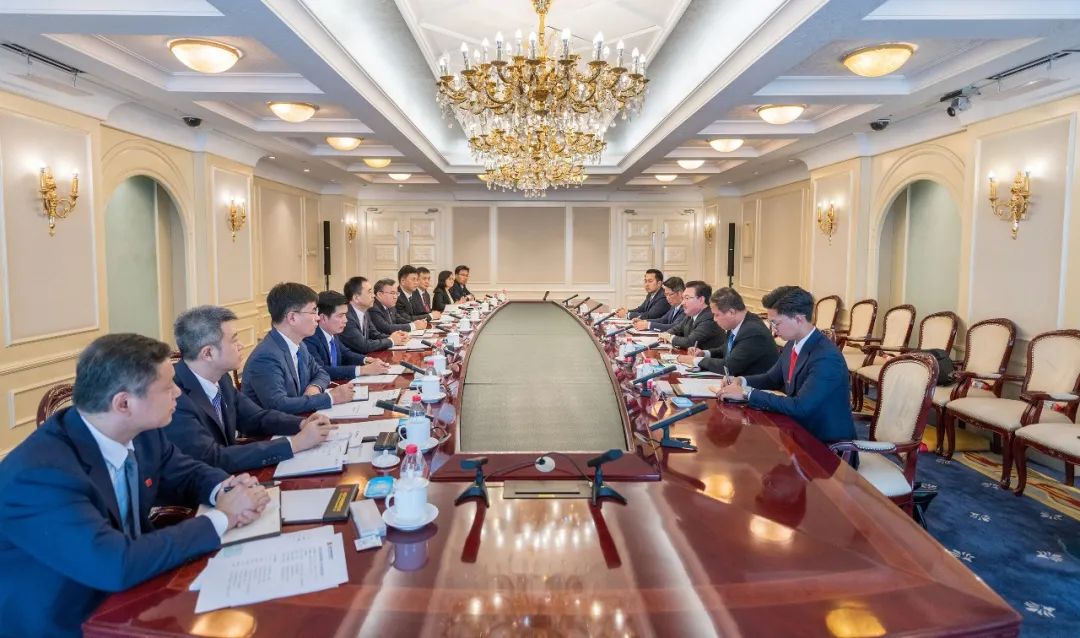 大唐集團(tuán)黨組書記、董事長(zhǎng)鄒磊與老撾總理府辦公廳部長(zhǎng)、總理首席顧問(wèn)西納萬(wàn)·蘇發(fā)努馮會(huì)談