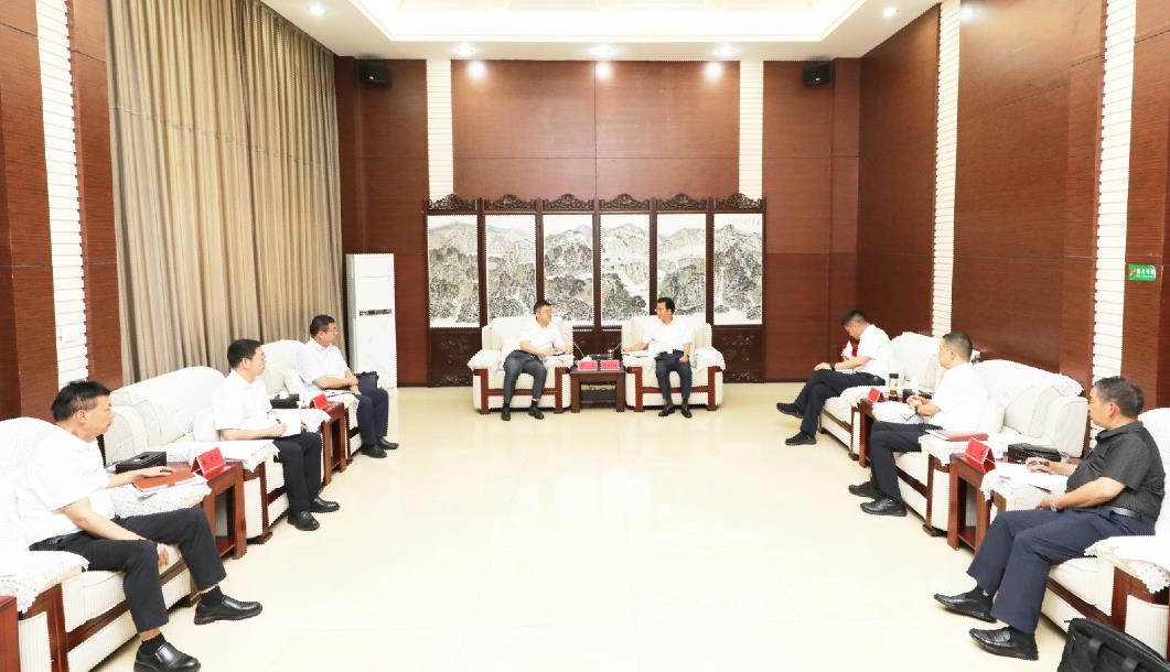 貴州發(fā)耳發(fā)電公司系統(tǒng)傳達(dá)學(xué)習(xí)李奕與六盤水市委書記張定超、市長李巍座談會(huì)精神