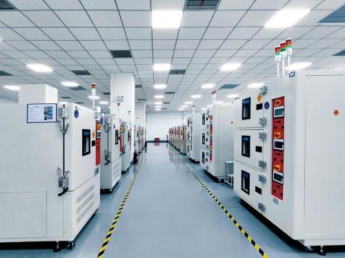 新型儲(chǔ)能行業(yè)快速發(fā)展，海博思創(chuàng)為產(chǎn)業(yè)規(guī)?；峁┯辛χ? width=