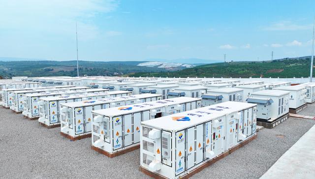 云南省最大規(guī)?！霸淳W(wǎng)荷儲”新能源集群項(xiàng)目建成投產(chǎn)