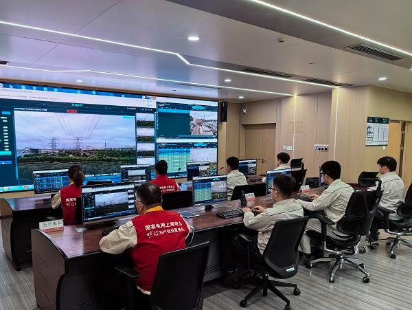 國網(wǎng)上海超高壓公司全力迎戰(zhàn)臺(tái)風(fēng)“普拉?！?全力確保城市主電網(wǎng)安全穩(wěn)定運(yùn)行