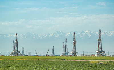 中國石油新疆油田加大勘探開發(fā)力度、推動(dòng)綠色智能轉(zhuǎn)型