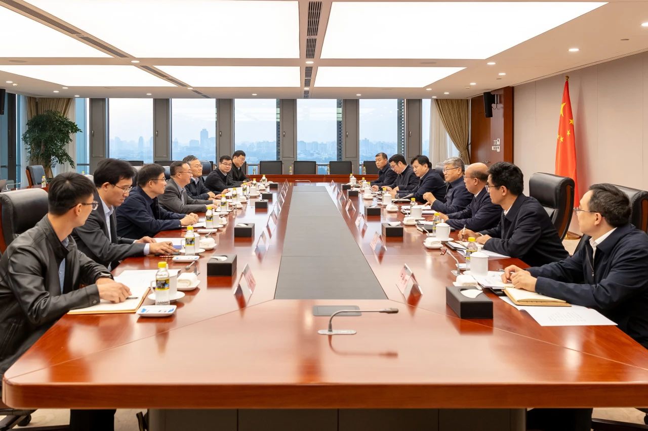 國(guó)家能源集團(tuán)黨組書記、董事長(zhǎng)劉國(guó)躍會(huì)見(jiàn)中國(guó)礦業(yè)大學(xué)校長(zhǎng)趙宏偉