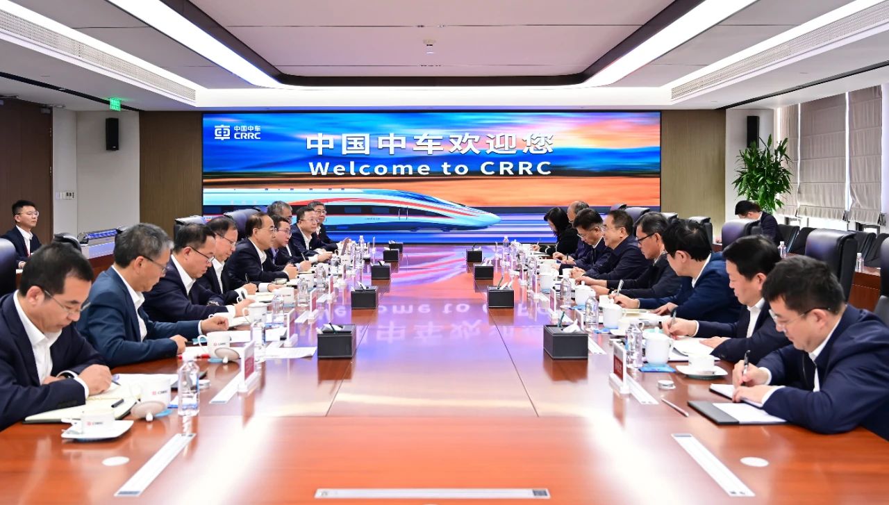 大唐集團(tuán)黨組書記、董事長鄒磊與中國中車黨委書記、董事長孫永才座談交流