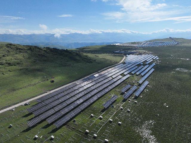 四川道孚縣“光伏+”聯(lián)農帶農促增收