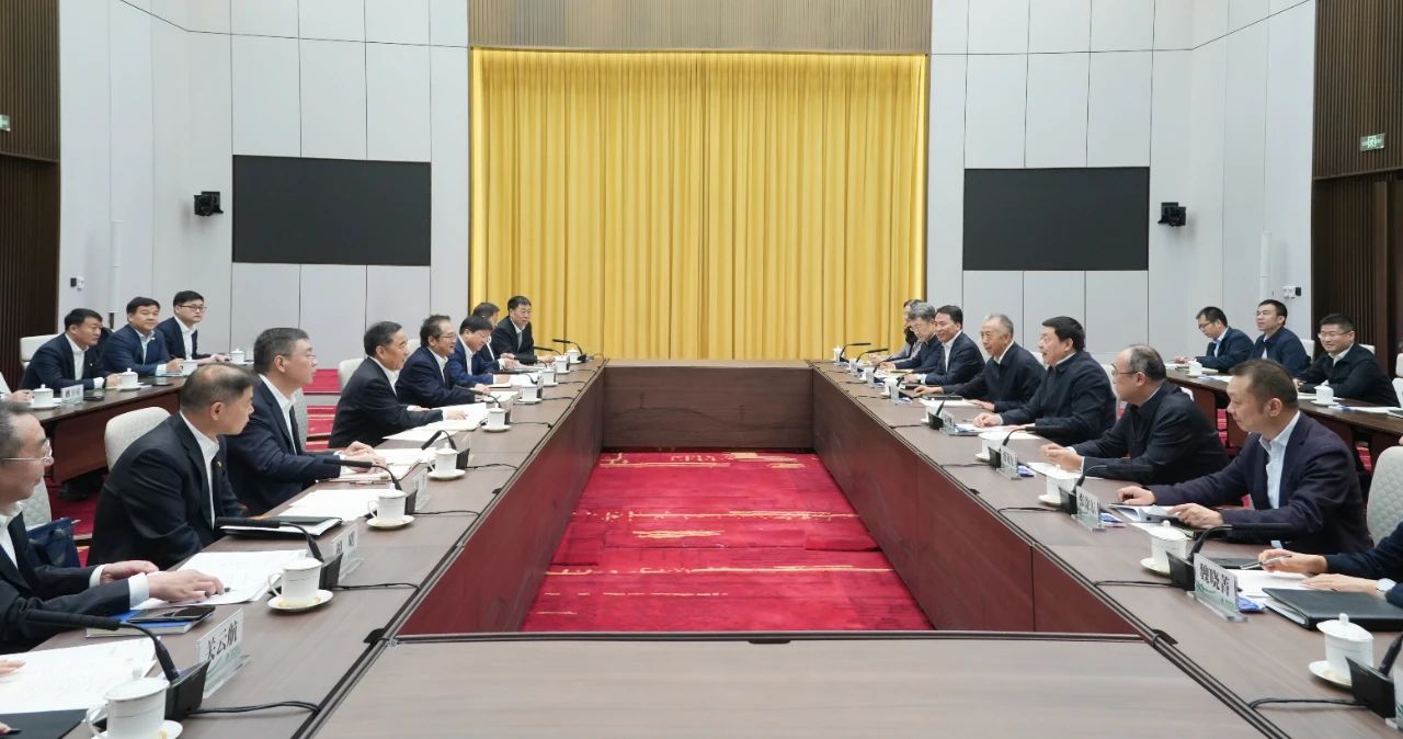 中國能建黨委書記、董事長宋海良與國家電網(wǎng)董事長、黨組書記張智剛會談