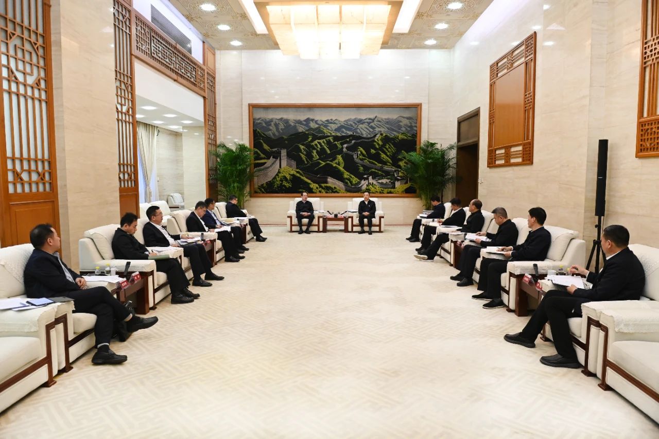 大唐集團(tuán)黨組書記、董事長(zhǎng)鄒磊與中國(guó)電建黨委書記、董事長(zhǎng)丁焰章會(huì)談