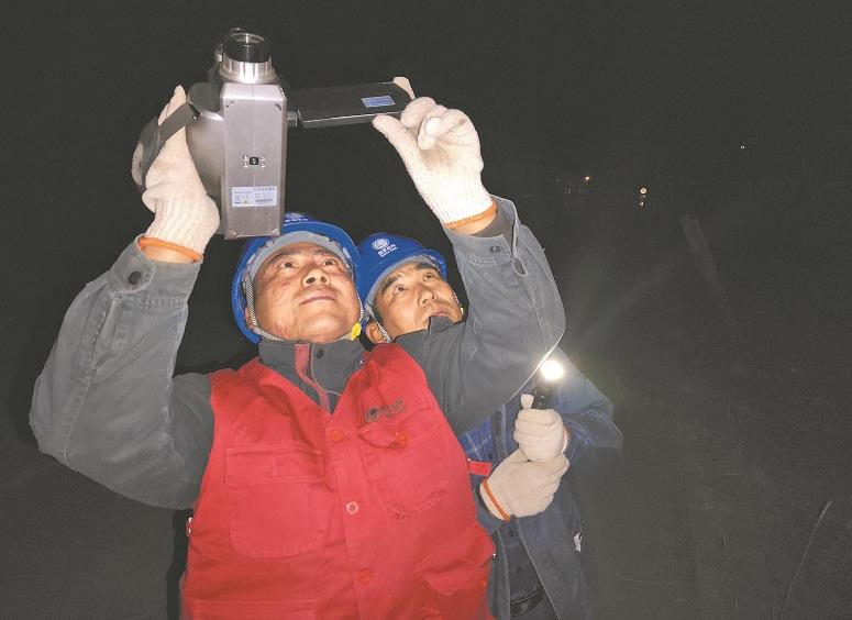 青海貴南縣：零下15攝氏度，冬夜巡檢保供電