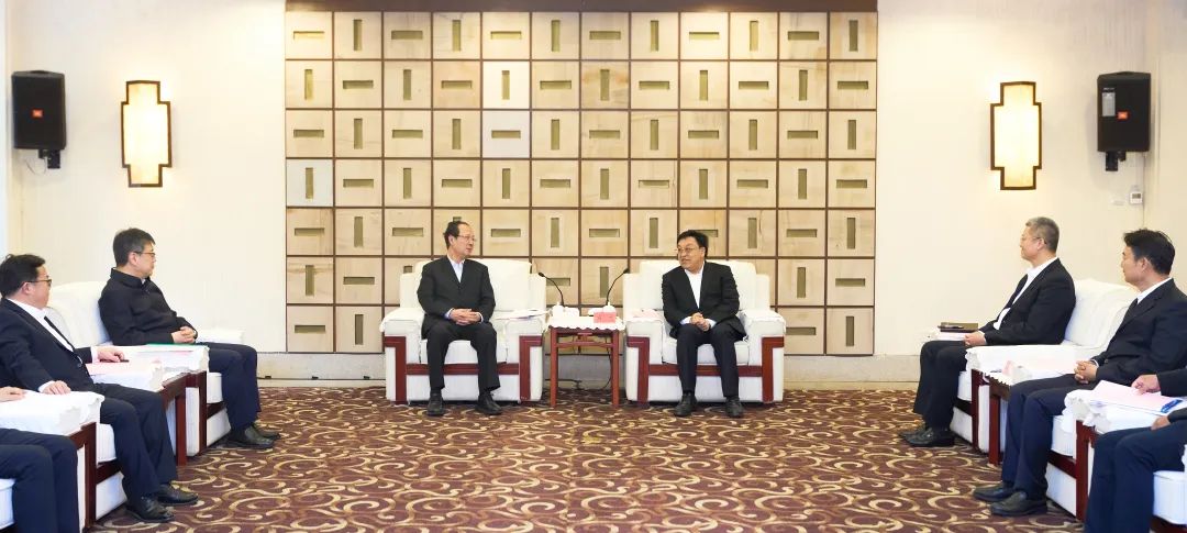 中國電建黨委書記、董事長(zhǎng)丁焰章拜會(huì)海南省委書記馮飛