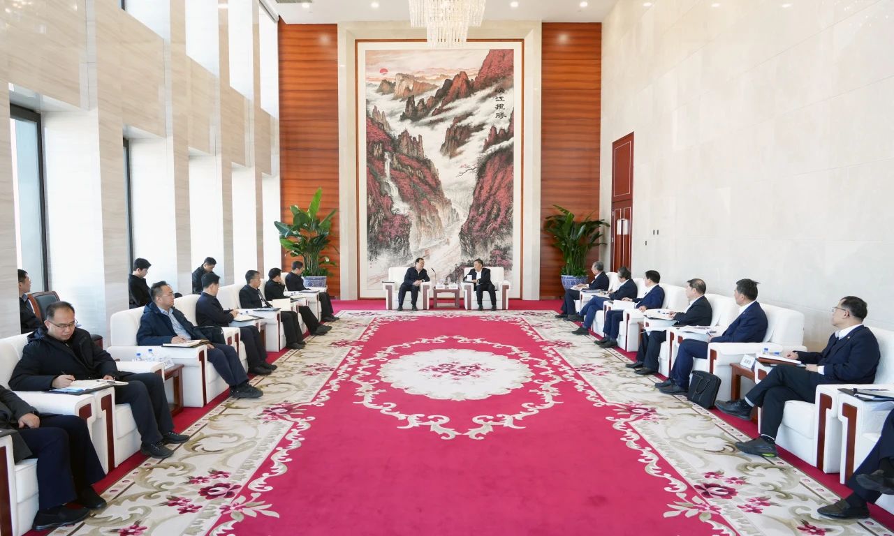 中國(guó)能建董事長(zhǎng)宋海良、總經(jīng)理倪真與中國(guó)南水北調(diào)集團(tuán)董事長(zhǎng)汪安南、總經(jīng)理孫志禹會(huì)談