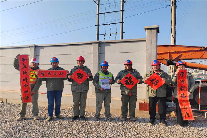 湖北荊力總包公司開(kāi)展走進(jìn)重點(diǎn)工程項(xiàng)目部，送文化到工地一線慰問(wèn)活動(dòng)