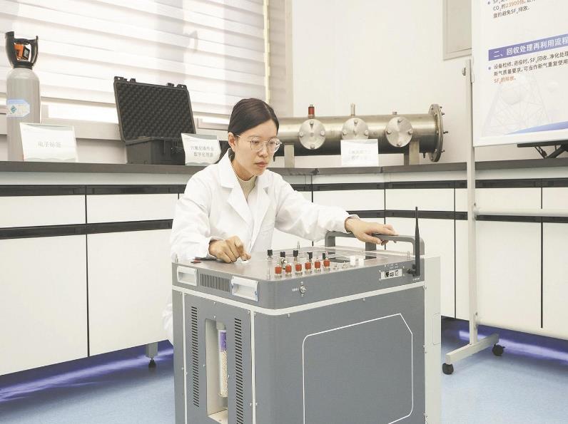 【國網(wǎng)特等勞?！繌垥郧伲簩９ビ蜌鈾z測 不斷“找茬、破題”