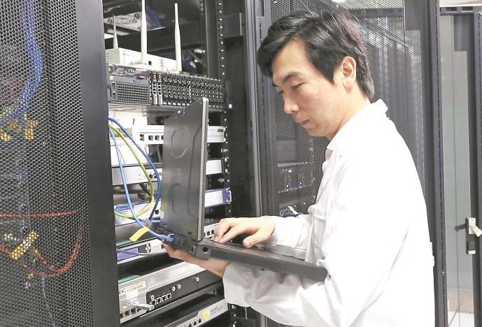 吳麗進(jìn):當(dāng)好電網(wǎng)網(wǎng)絡(luò)防線“守護(hù)人”