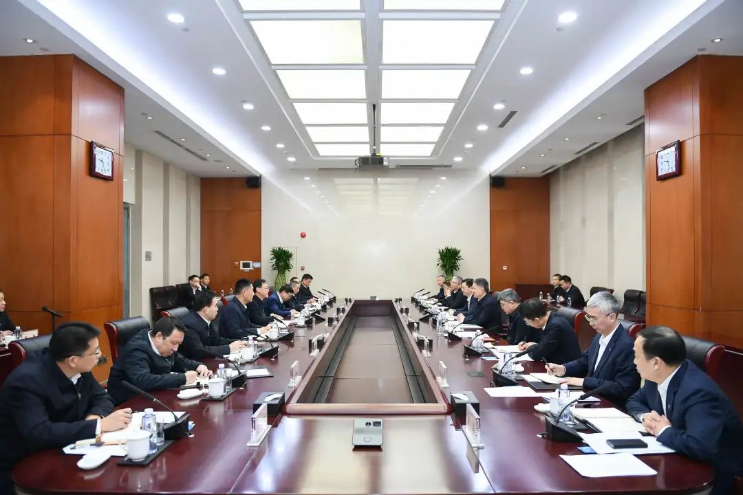 華能集團董事長、黨組書記溫樞剛會見中國安能董事長陳奕輝、總經(jīng)理周慶豐