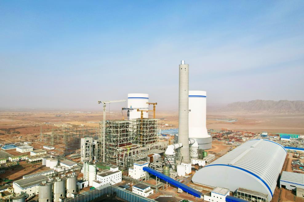 甘肅張掖百萬(wàn)燃煤機(jī)組擴(kuò)建項(xiàng)目煙囪3號(hào)鋼內(nèi)筒到頂