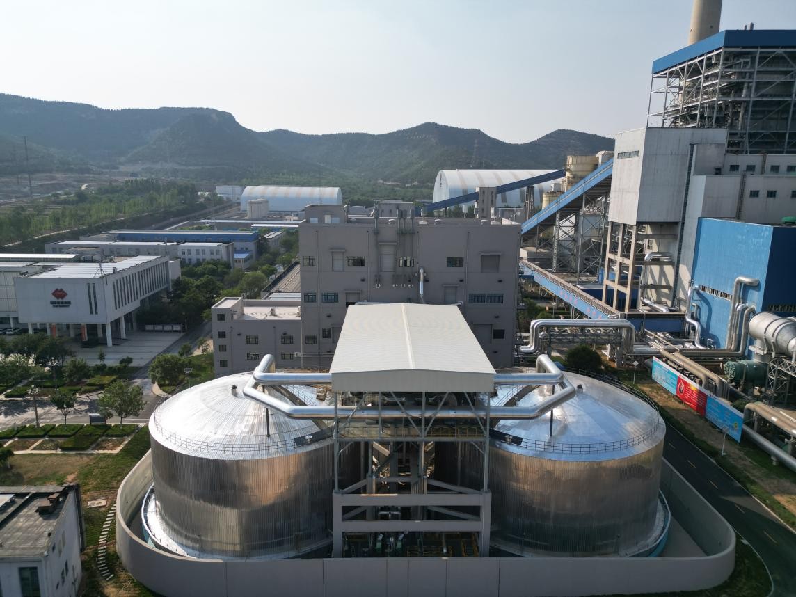 國內(nèi)首個(gè)“抽汽蓄能”熔鹽儲(chǔ)熱調(diào)峰項(xiàng)目通過驗(yàn)收