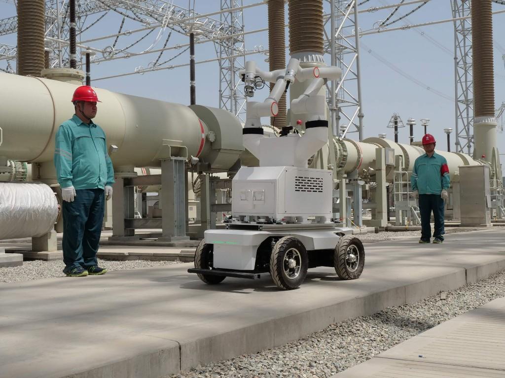 超高壓互感器接線(xiàn)機(jī)器人在新疆“上崗”